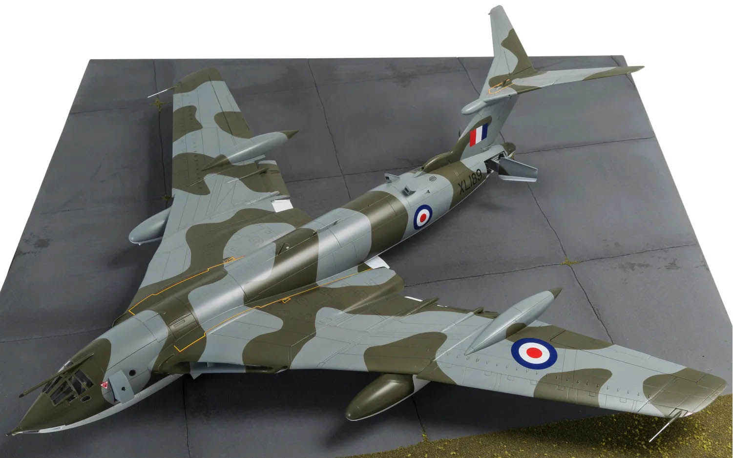 Handley Page Victor B.2 - Airfix A12008 | kingshobby.com