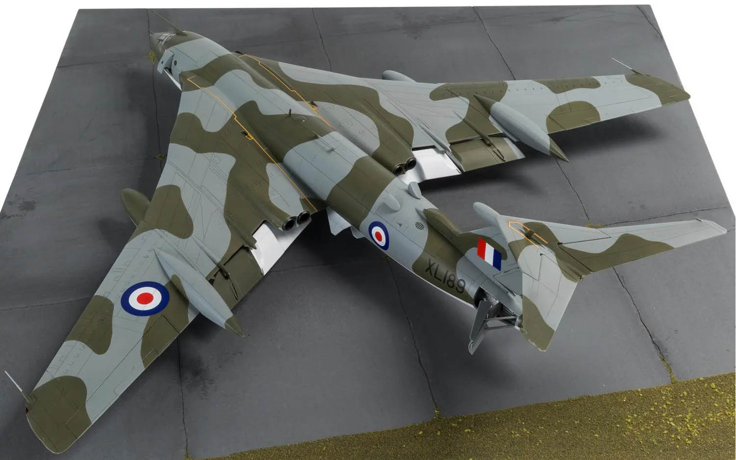 Handley Page Victor B.2 - Airfix A12008 | kingshobby.com