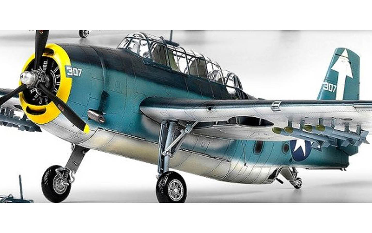アカデミー 1/48 TBM-3 アベンジャー USS バンカーヒル プラモデル 12285 ACADEMY Amazon.com: Academy TBM-3