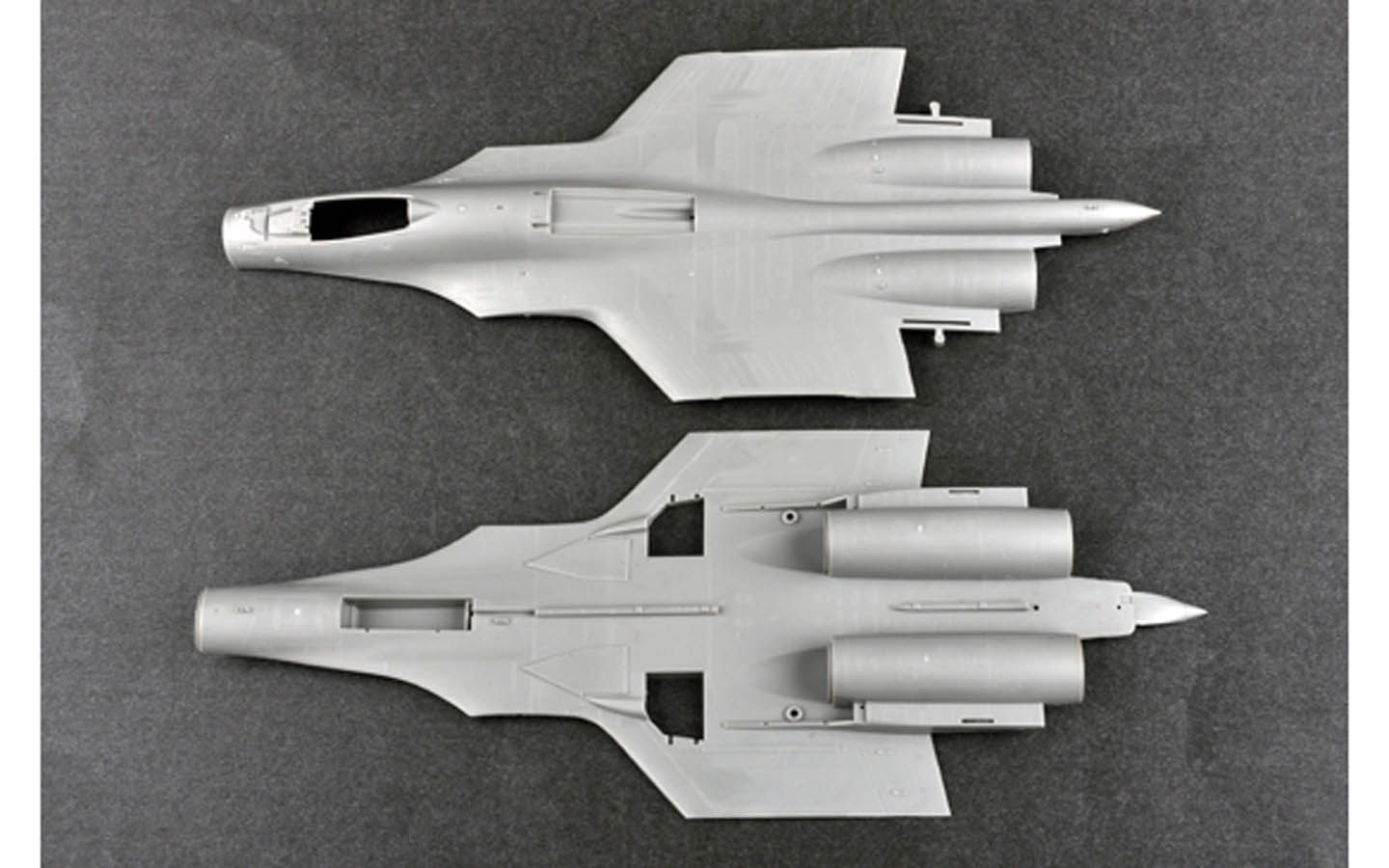 トランペッター 1/72 ロシア海軍 Su-33 フランカーD 航空母艦フライトデッキパーツ付 プラモデル 01678 dwos6rj Amazon | トランペッター 1/72 Su-33 フランカーD プラモデル