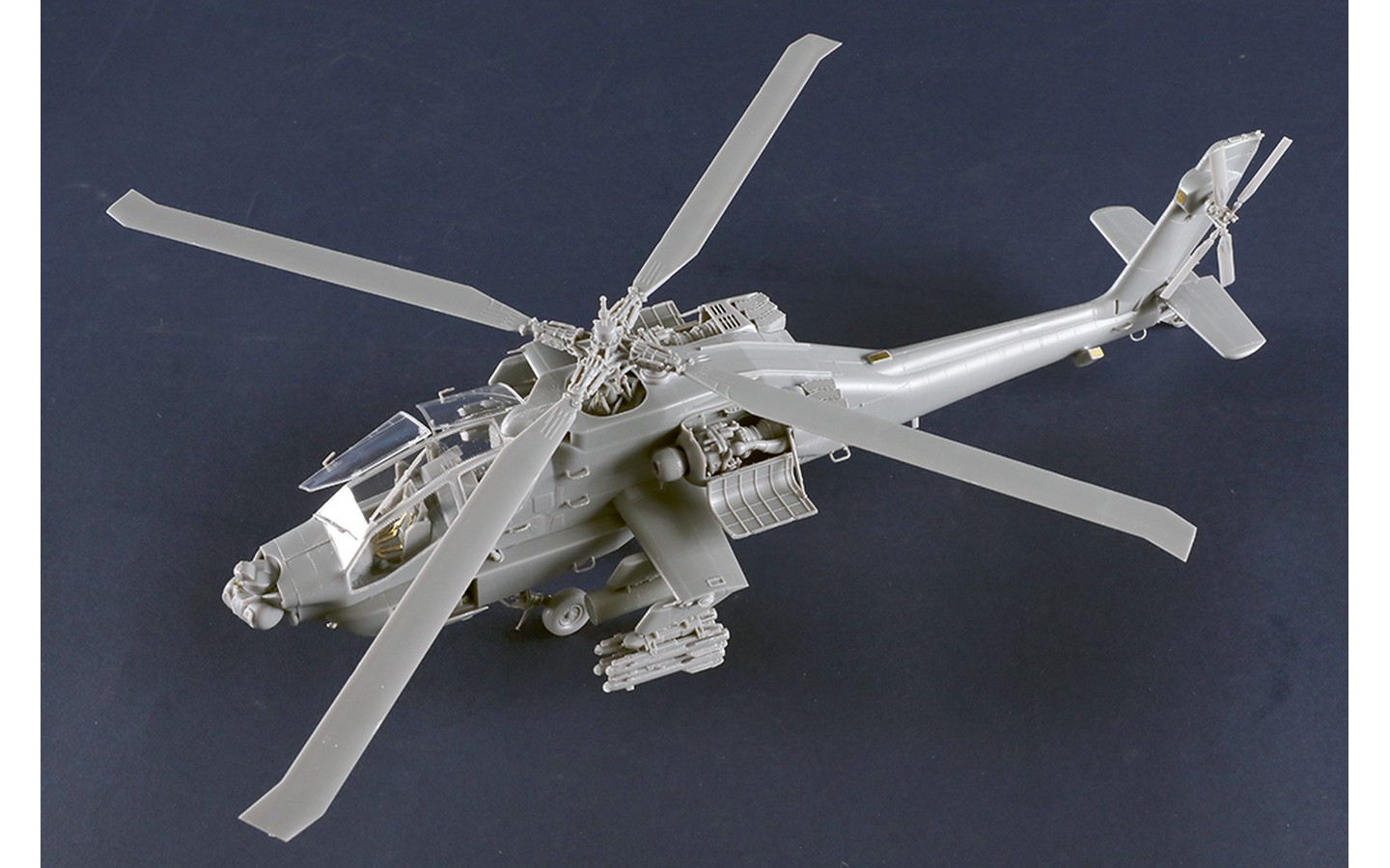 AH-64A Apache - Trumpeter 05838 | kingshobby.com
