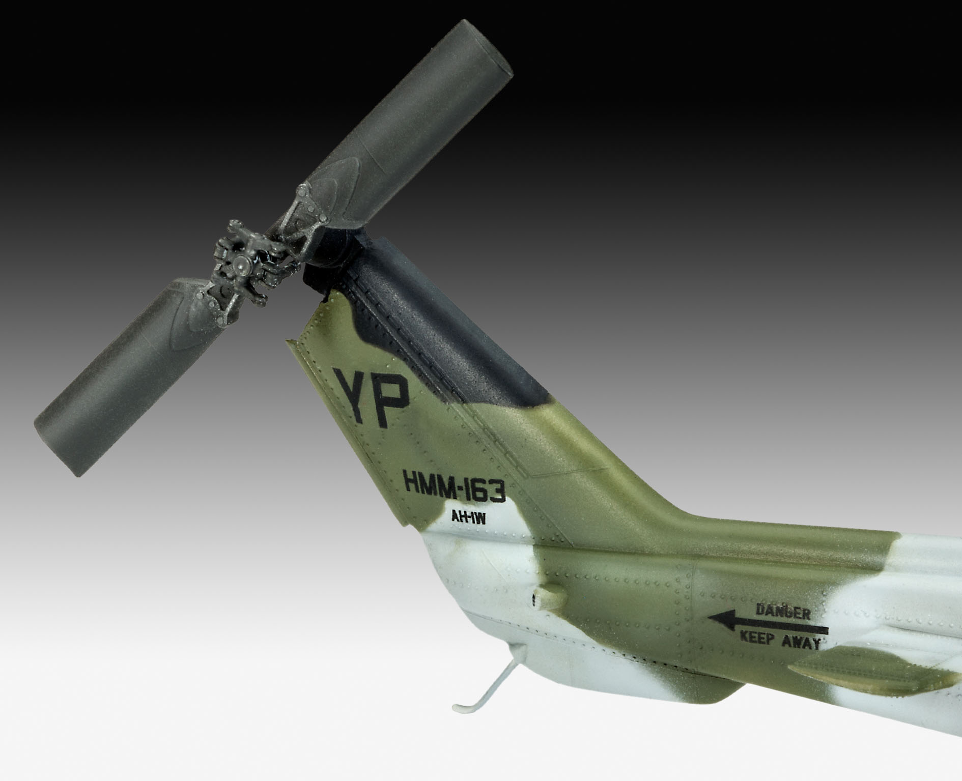 Bell AH-1W SuperCobra - Revell 04943 | kingshobby.com