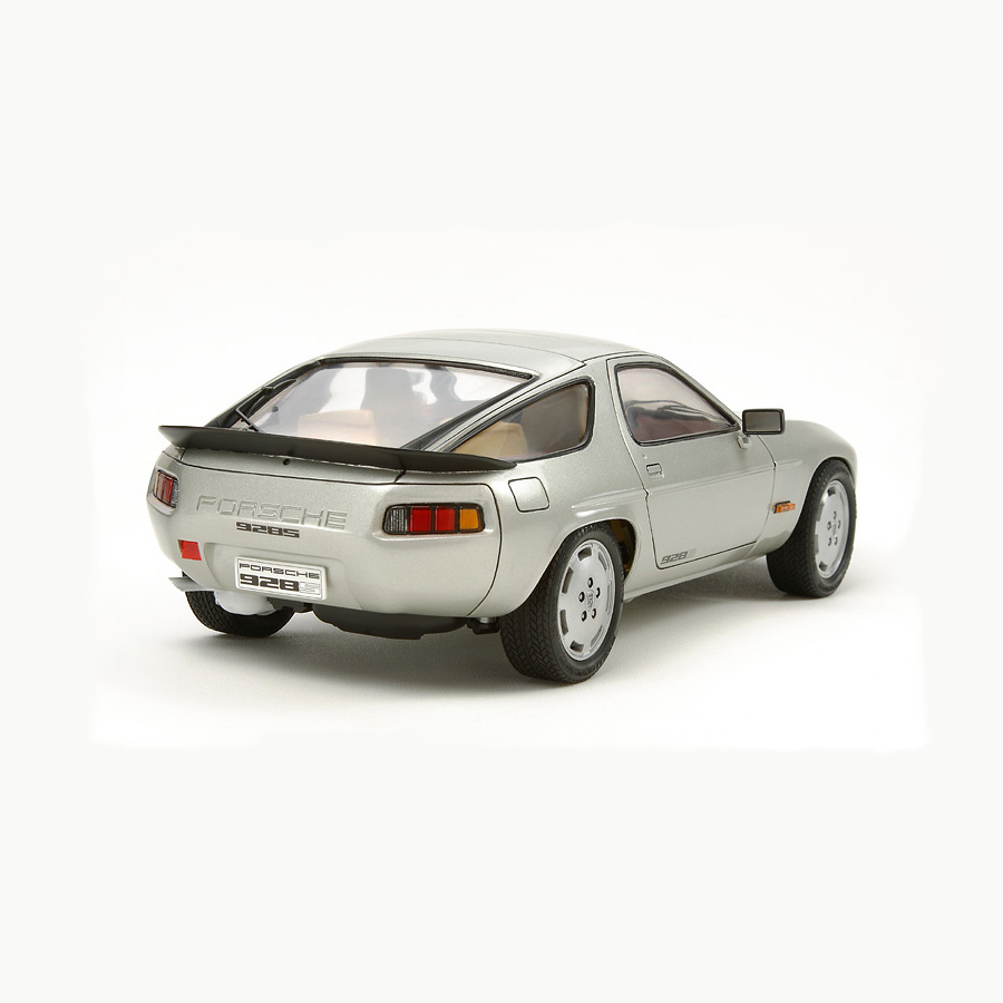タミヤ　Tamiya Porsche 928S プラモデル 1/24 Porsche 928S - Tamiya 20066 | kingshobby.com