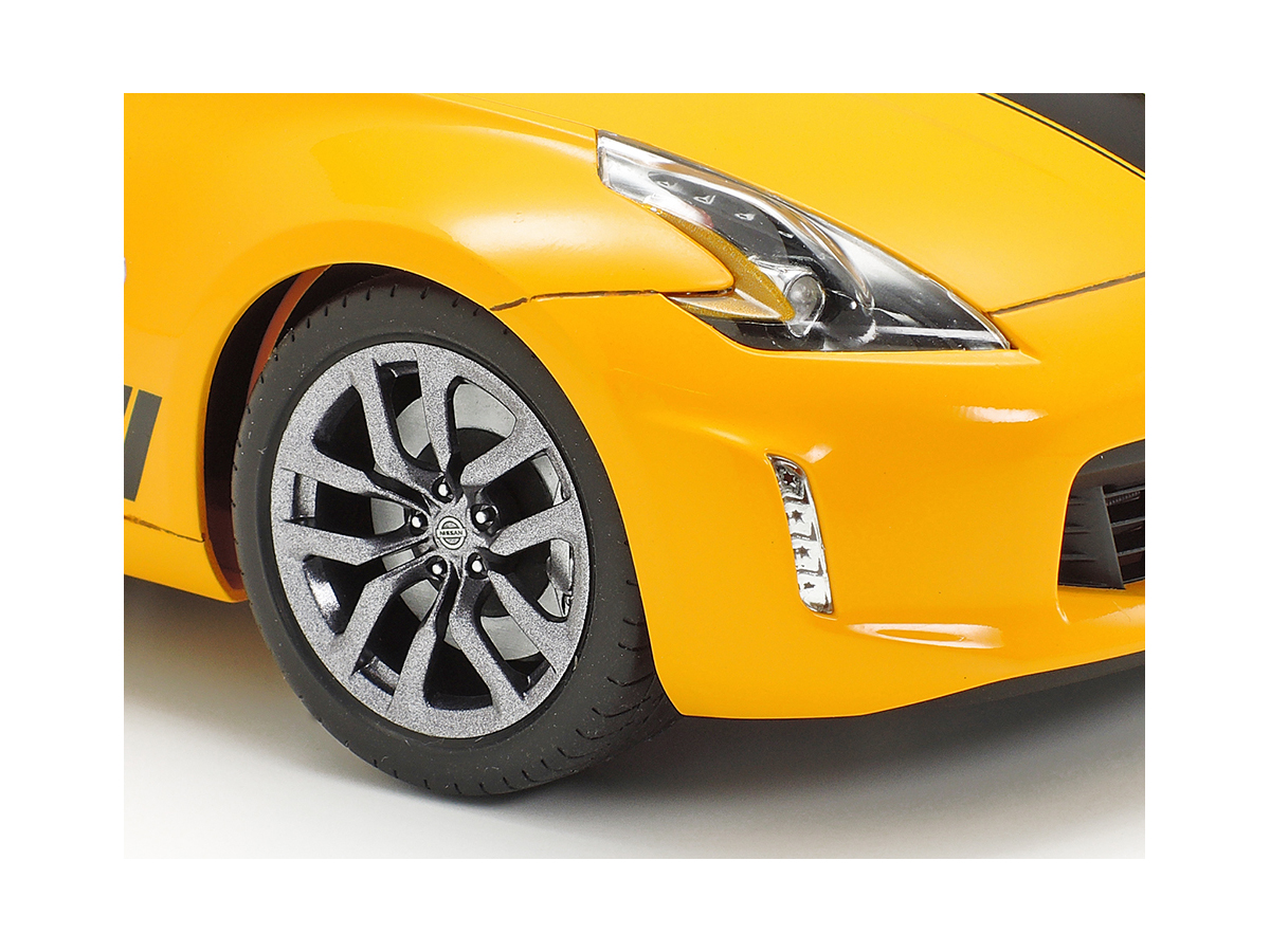 Nissan 370Z Heritage Edition - Tamiya 24348 | kingshobby.com