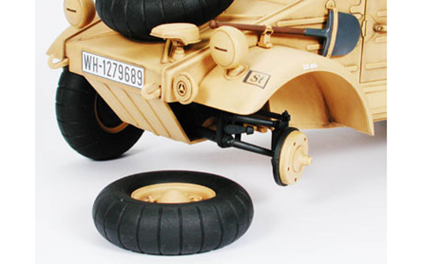 German Kubelwagen Type82 - Tamiya 36202 | kingshobby.com