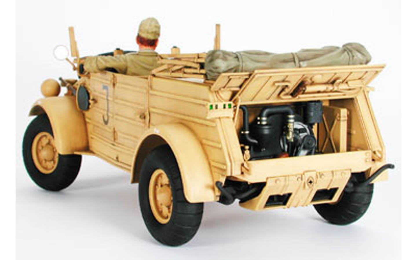 TAMIYA ドイツ軍 KÜBELWAGEN TYPE 82 1/16スケール 1/16 German Type 82 Kubelwagen Africa Corps - Squadron.com