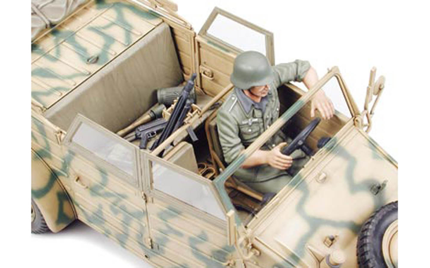TAMIYA ドイツ軍 KÜBELWAGEN TYPE 82 1/16スケール Tamiya 1/16 scale Kubelwagen Type 82 | Finescale Modeler