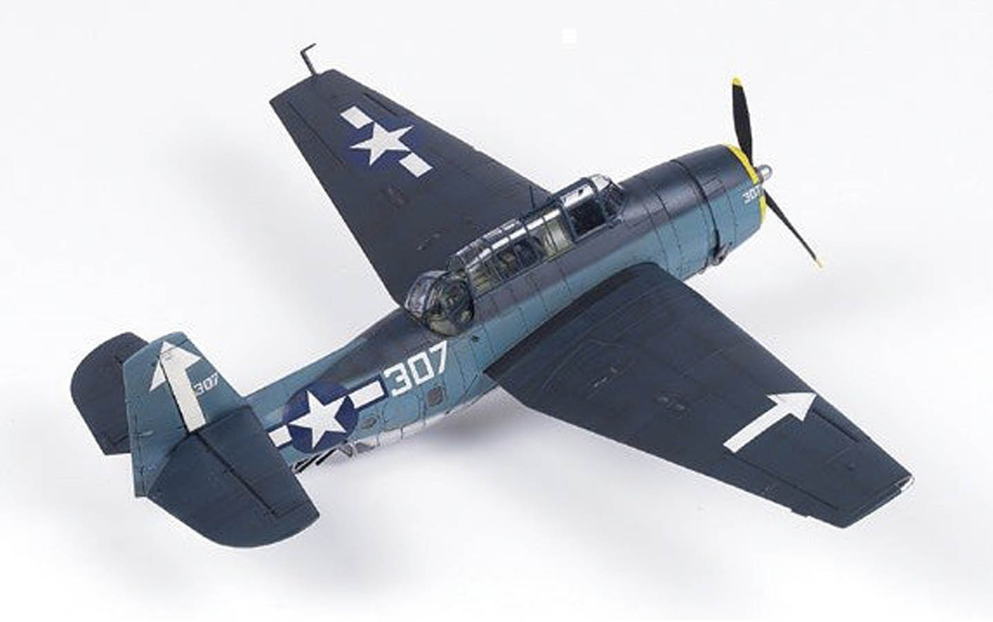 アカデミー 1/48 TBM-3 アベンジャー USS バンカーヒル プラモデル 12285 ACADEMY Amazon.com: Academy TBM-3