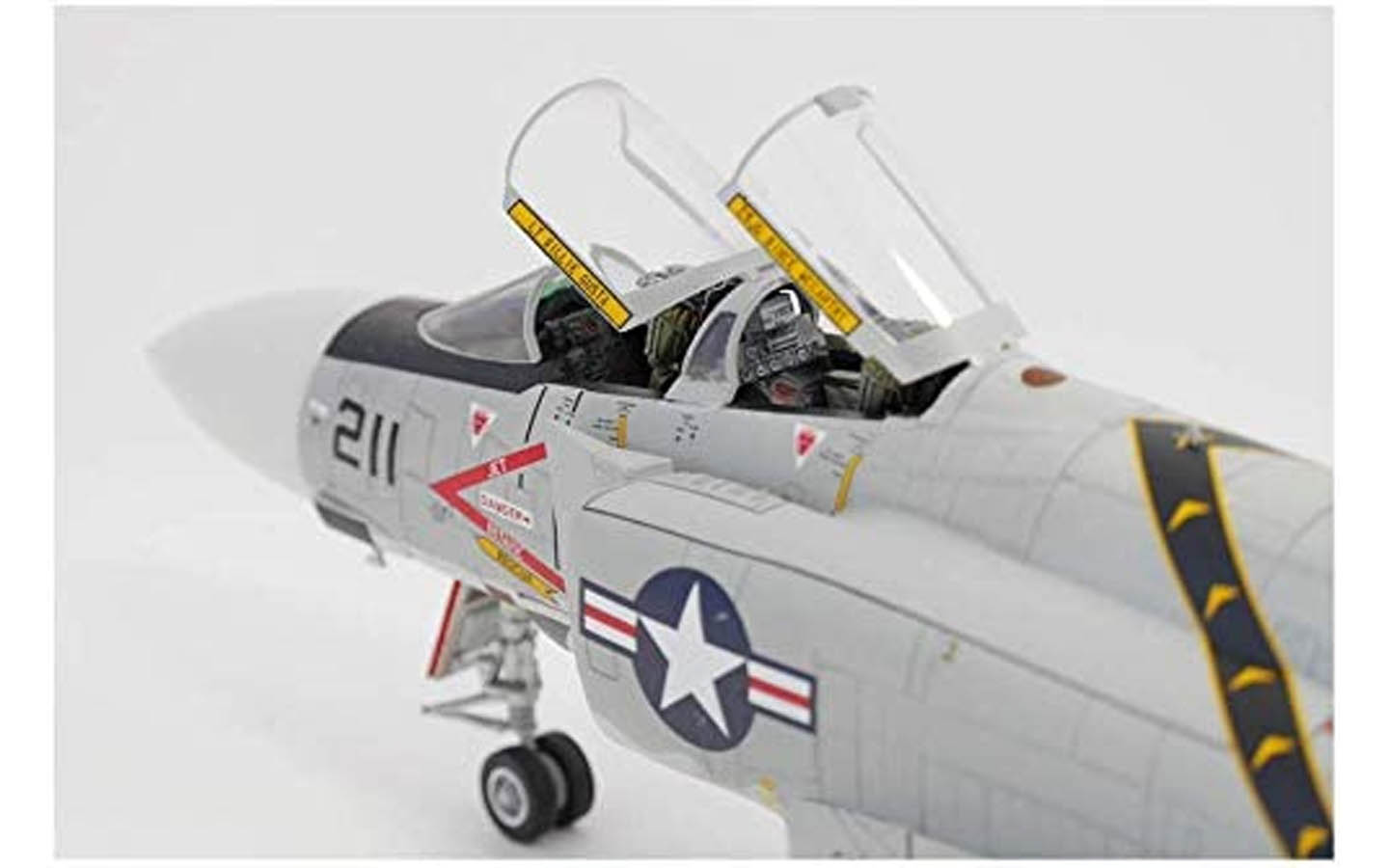 F-4B Review Academy 1/48 Scale USN F-4J VF-84 Jolly Rogers Aircraft Plastic Model Kit #12305 F-4J Phantom Model
