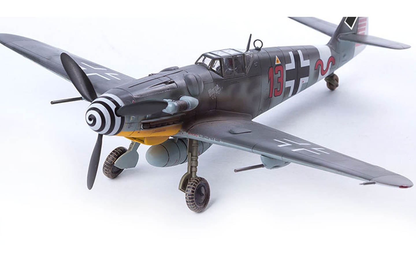 Messerschmitt Bf109 G-6/G-2, JG27 - Academy 12321 | kingshobby.com