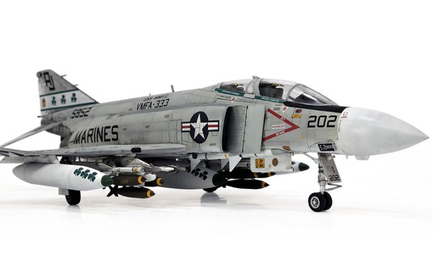 USMC F-4J Phantom II, VMFA-333 Fighting Shamrocks - Academy 12356