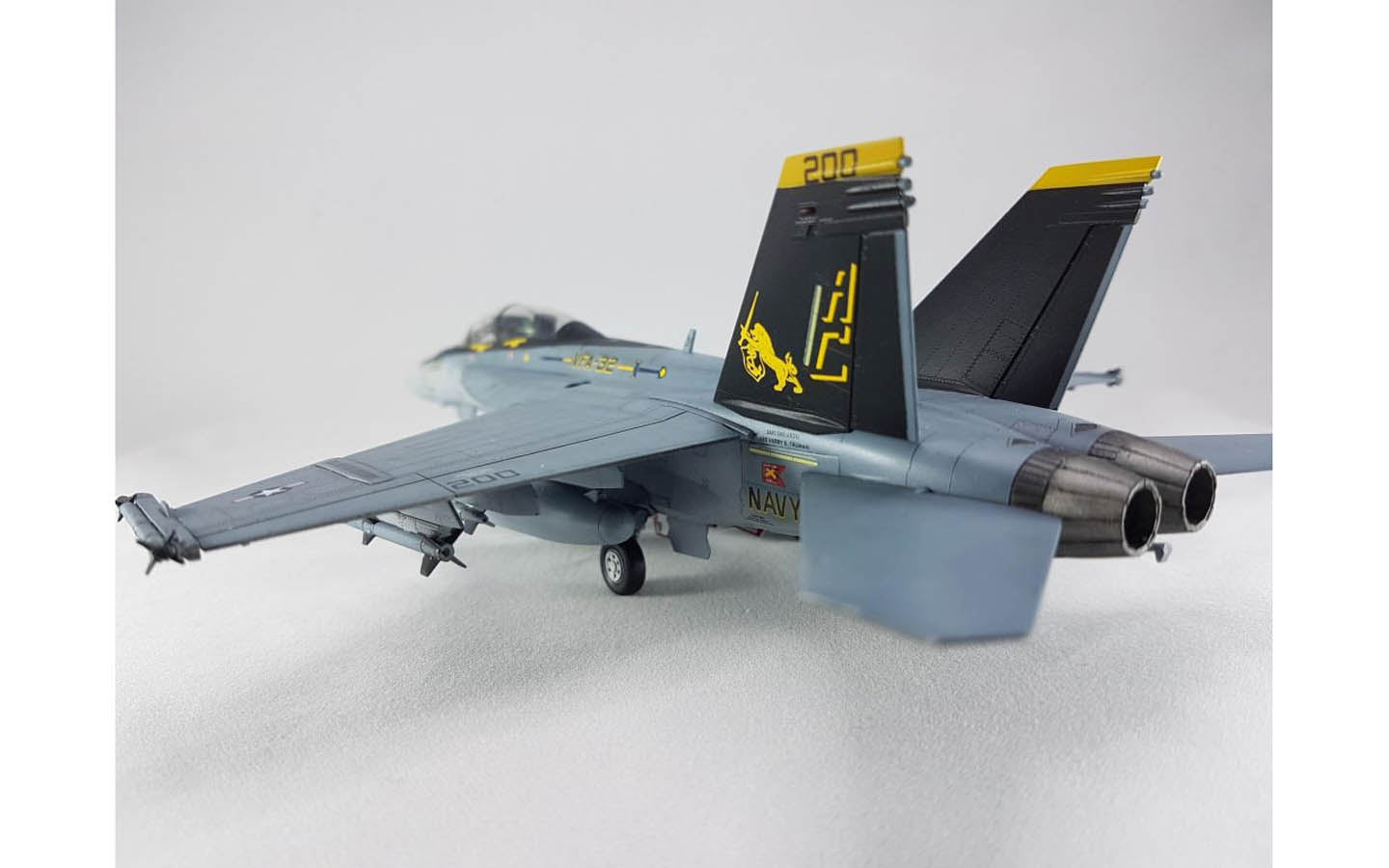 USN F/A-18F, VFA-103 Jolly Rogers - Academy 12535