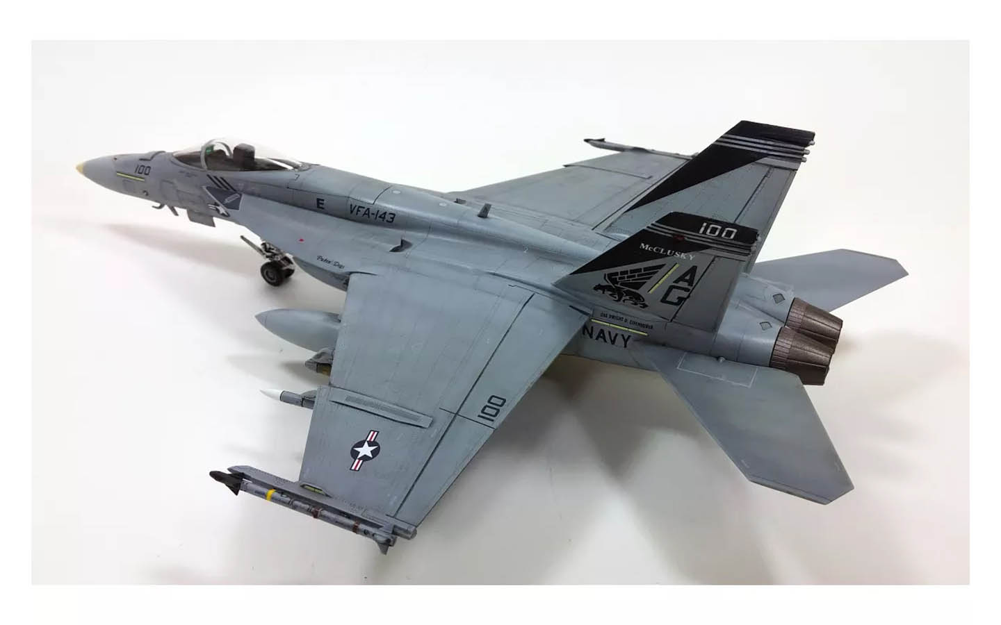 USN F/A-18E, VFA-143, Pukin Dogs - Academy 12547