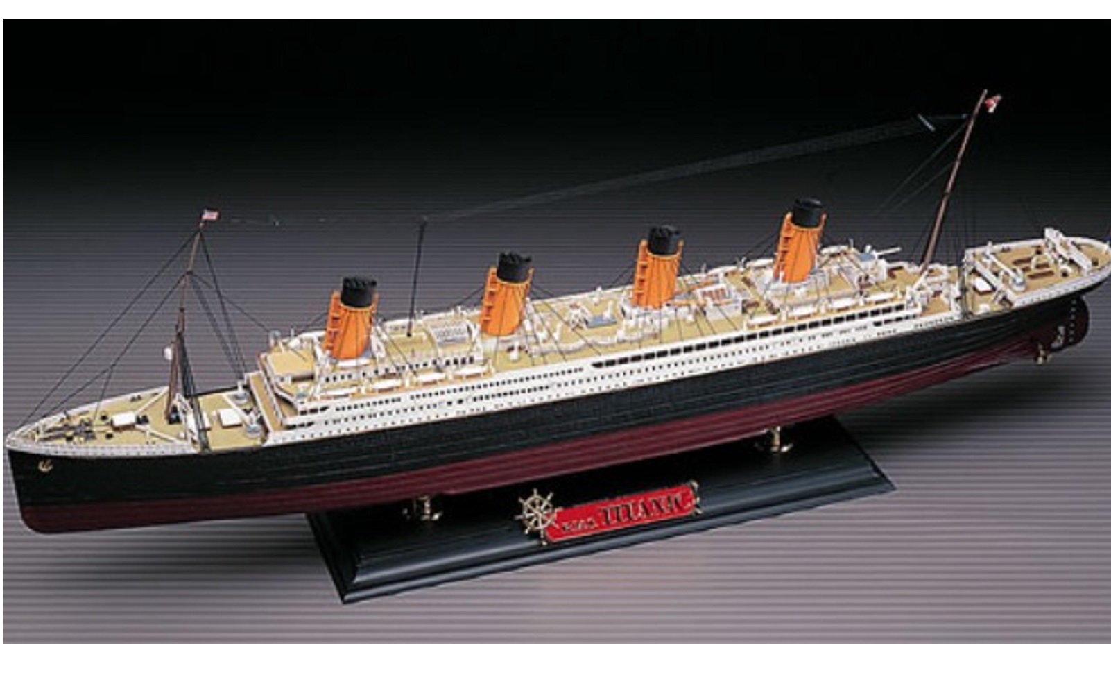 The White Star Liner Titanic - Academy 14215 | kingshobby.com