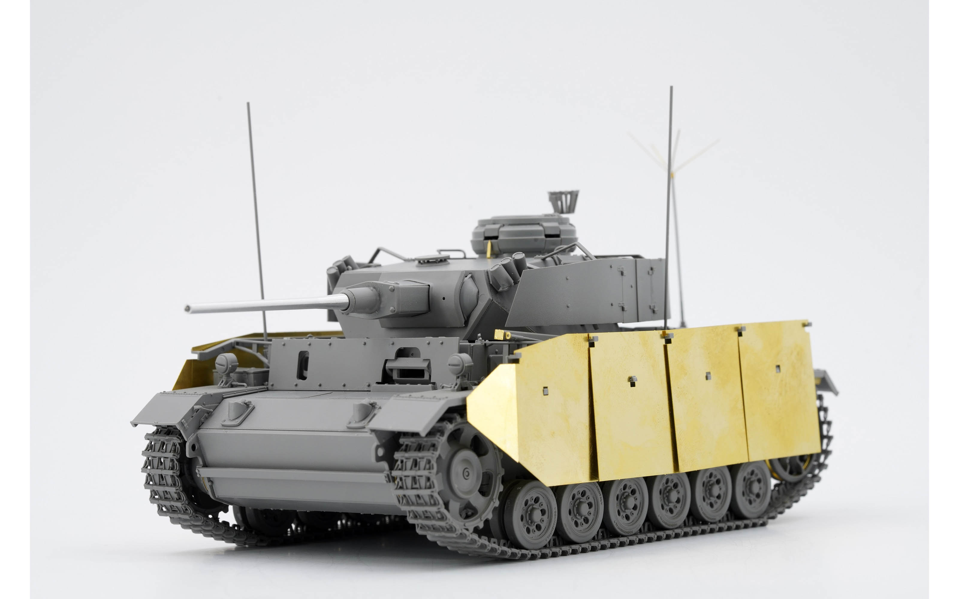Pz.Bef.Wg.III Ausf.K w/Schürzen, 2 in 1 - Border BT048