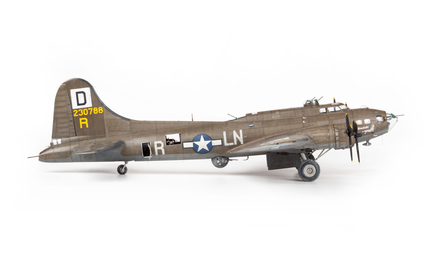 1/48 eduard 血の第100爆撃大隊 B-17F リミテッドエディション 71AJWNEP3WL._UF350,350_QL50_.jpg