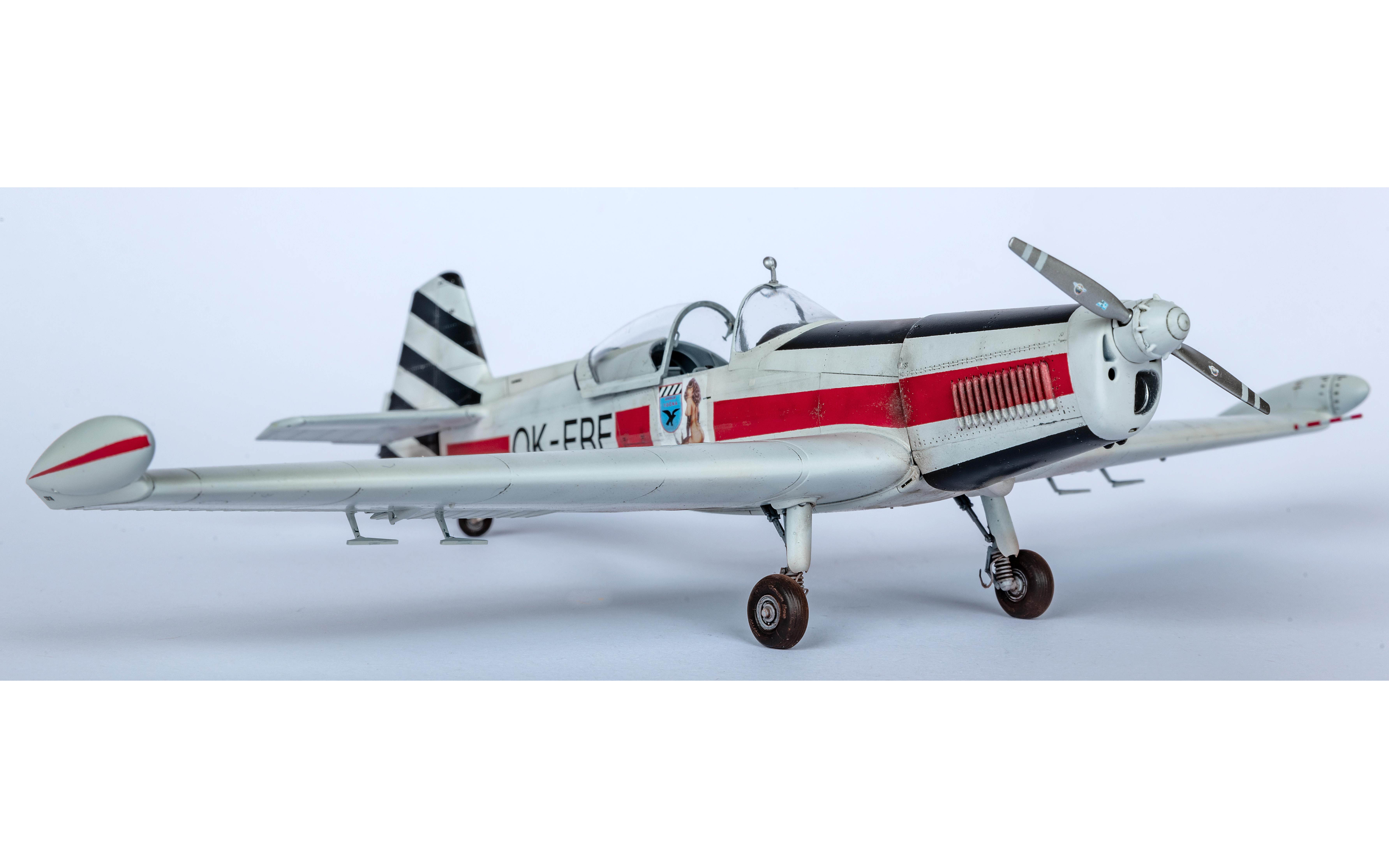 ZLIN AKROBAT 航空機キット 19-25エンジン ZLIN AKROBAT 航空機キット 19-25エンジン ZLIN AKROBAT 航空機キット