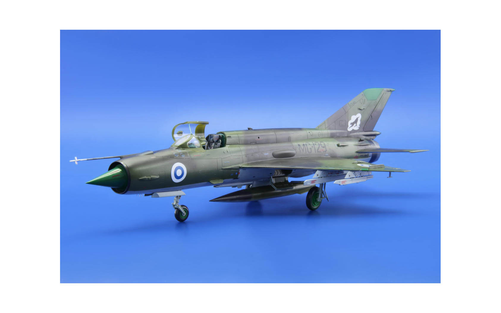 MiG-21BIS - ProfiPACK - Eduard 8232 | kingshobby.com