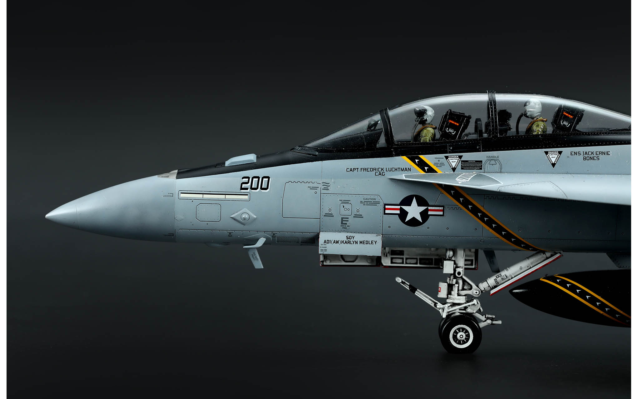 Boeing F/A-18F Super Hornet - Meng LS-013 | kingshobby.com