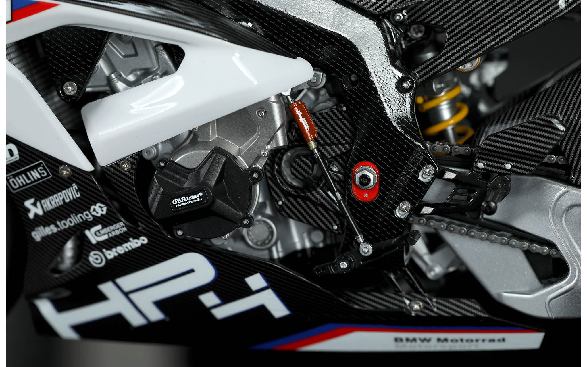 オートバイ・バイク MENG 1/9 BMW HP4 RACE MT-004 Amazon.com: MENG Model MNGMT-004 1:9-BMW HP4 Race Scale