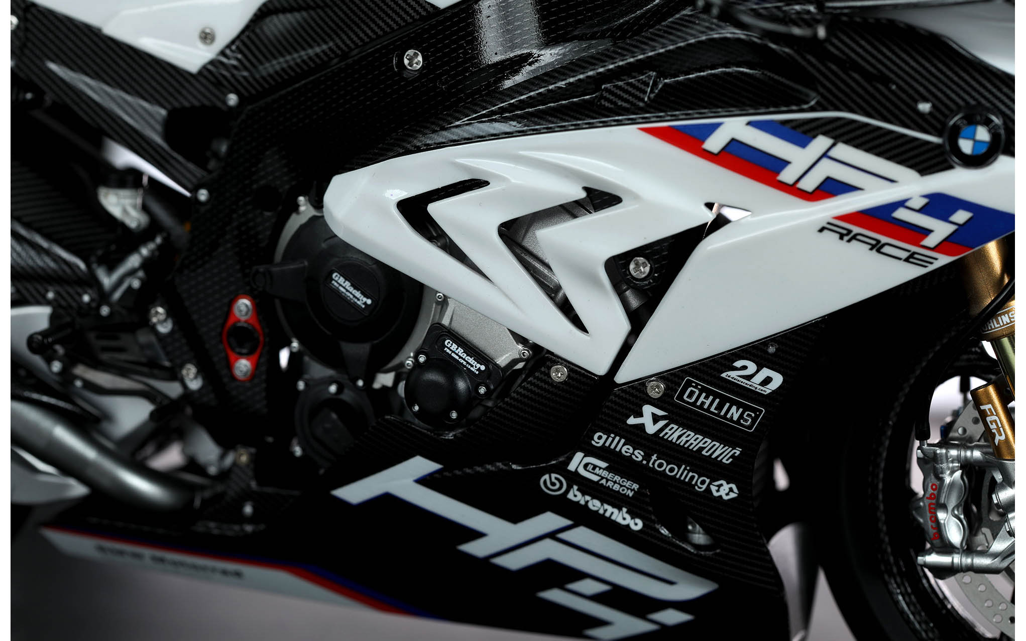 オートバイ・バイク MENG 1/9 BMW HP4 RACE MT-004 Amazon.com: MENG Model MNGMT-004 1:9-BMW HP4 Race Scale