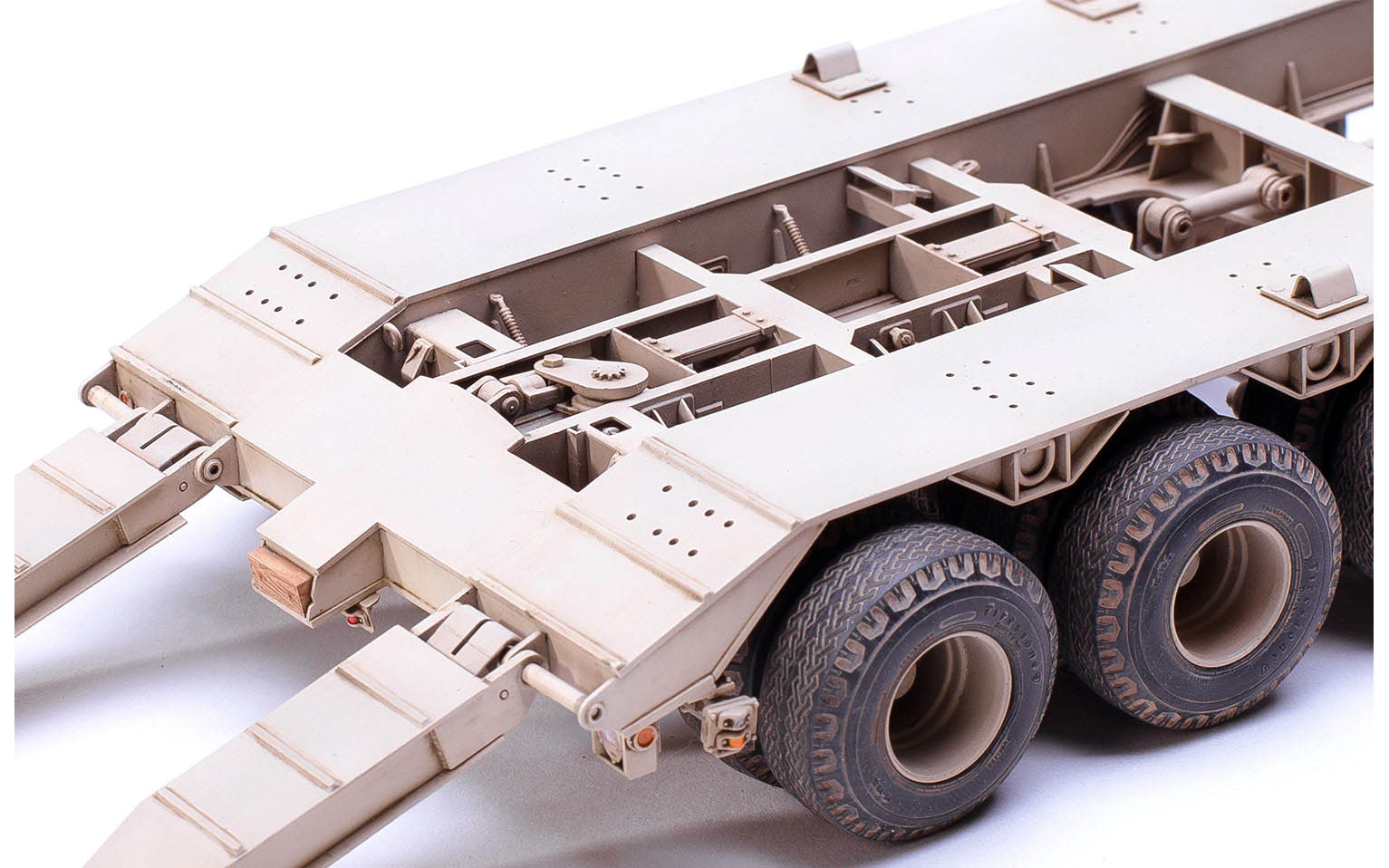 M911 C-HET (8X6) & M747 セミトレーラー U.S. M911 C-HET (8x6) & M747 Heavy Equipment Semi-Trailer