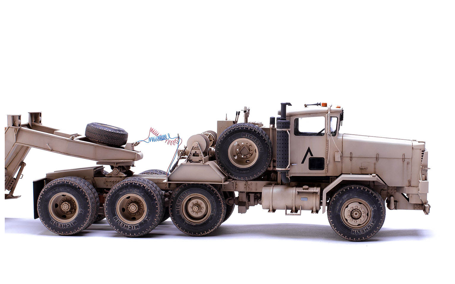 M911 C-HET (8X6) & M747 セミトレーラー U.S. M911 C-HET (8x6) and M747 Heavy Equipment Semi-Trailer