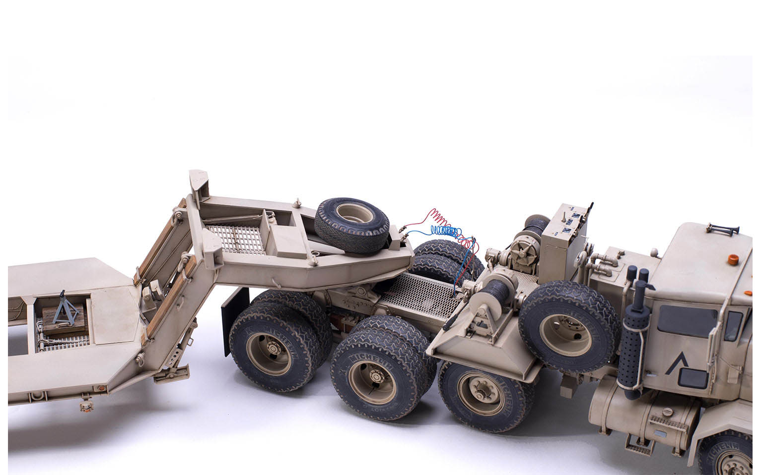 U.S. M911 C-HET (8x6) & M747 Heavy Equipment Semi-Trailer