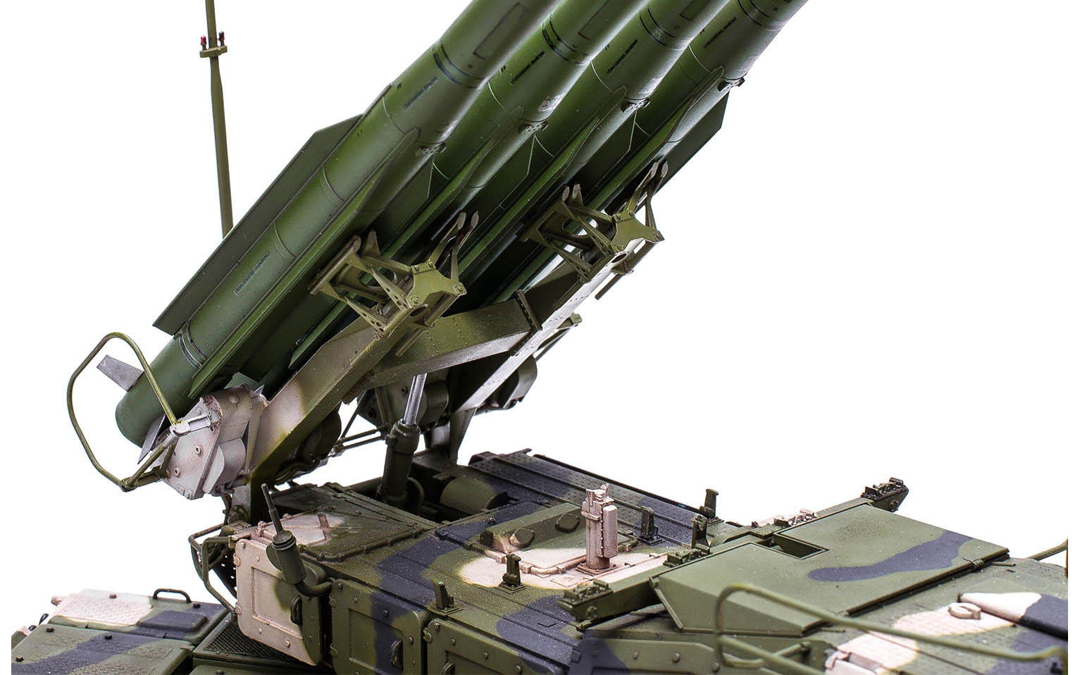 MENG 1/35 ロシア 9K37M1 BUK 地対空ミサイルシステム Amazon | モンモデル 1/35 ロシア 9K37M1 BUK 防空ミサイル
