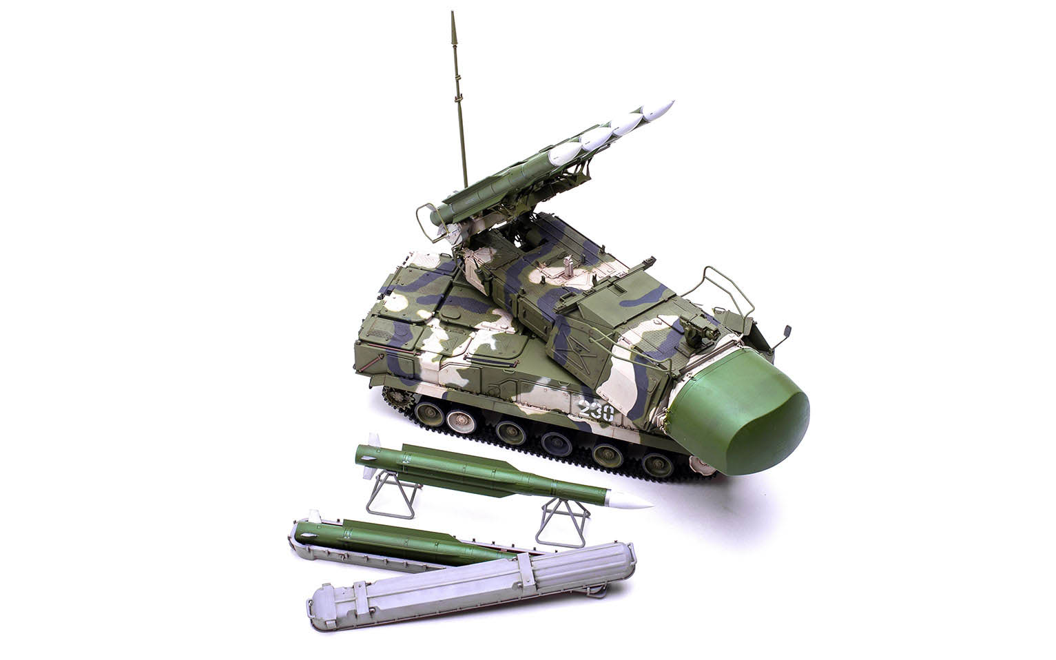 MENG 1/35 ロシア 9K37M1 BUK 地対空ミサイルシステム Amazon | モンモデル 1/35 ロシア 9K37M1 BUK 防空ミサイル