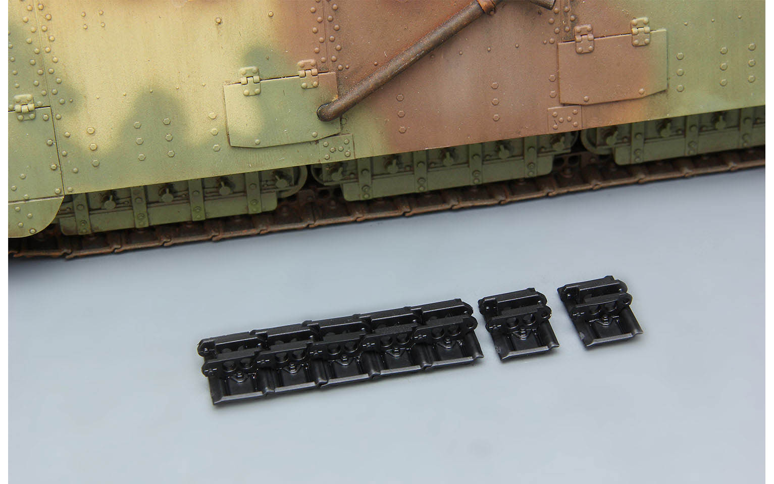 German A7V Tank (Krupp) & Engine - Meng TS-017 | kingshobby.com