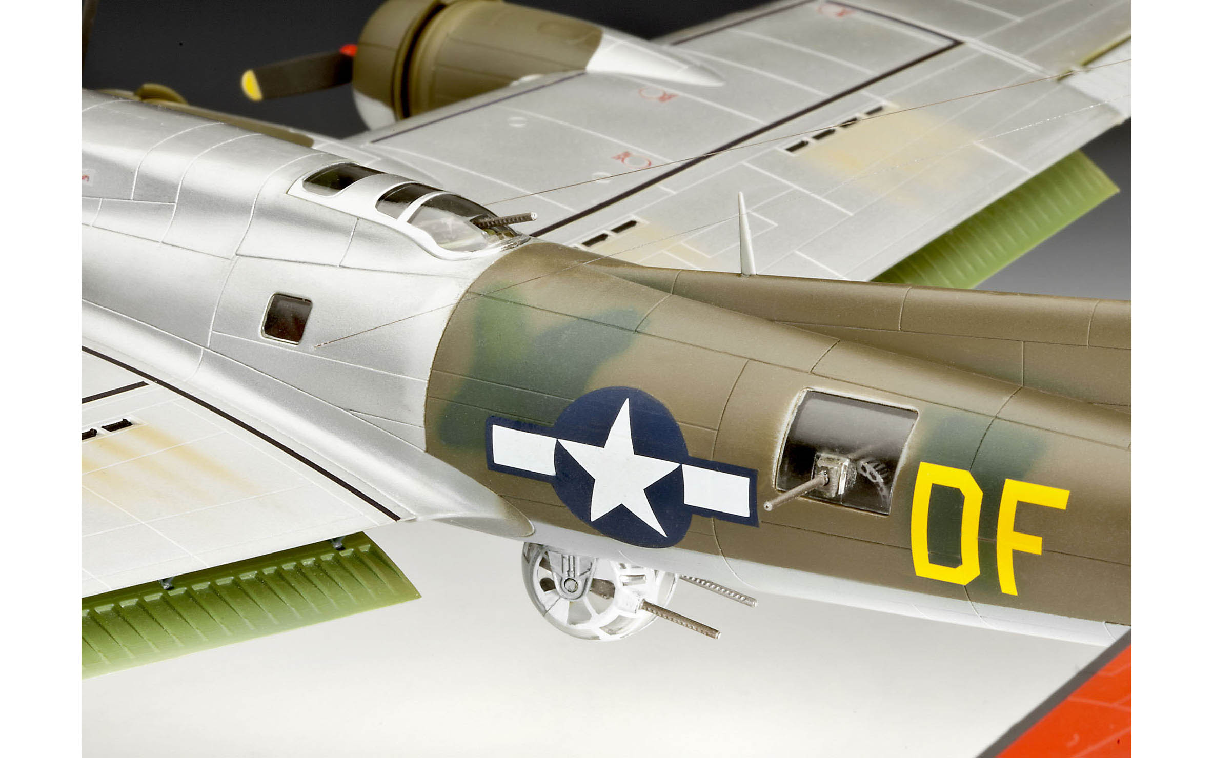 B-17G Flying Fortress - Revell 04283 | kingshobby.com