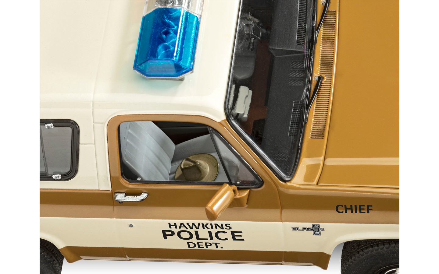 STRANGER THINGS HOPPER'S CHEVY BLAZER 新品 Stranger Things Hopper's 1985 Chevy Blazer 1/25 Revell