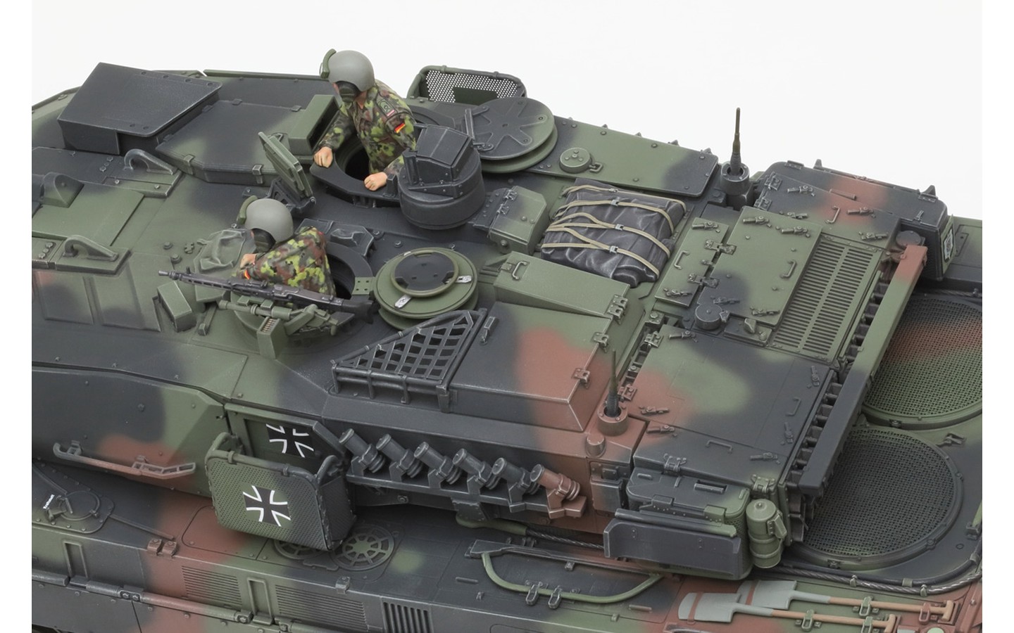 Leopard 2 A7V, German Main Battle Tank - Tamiya 35387 | kingshobby.com