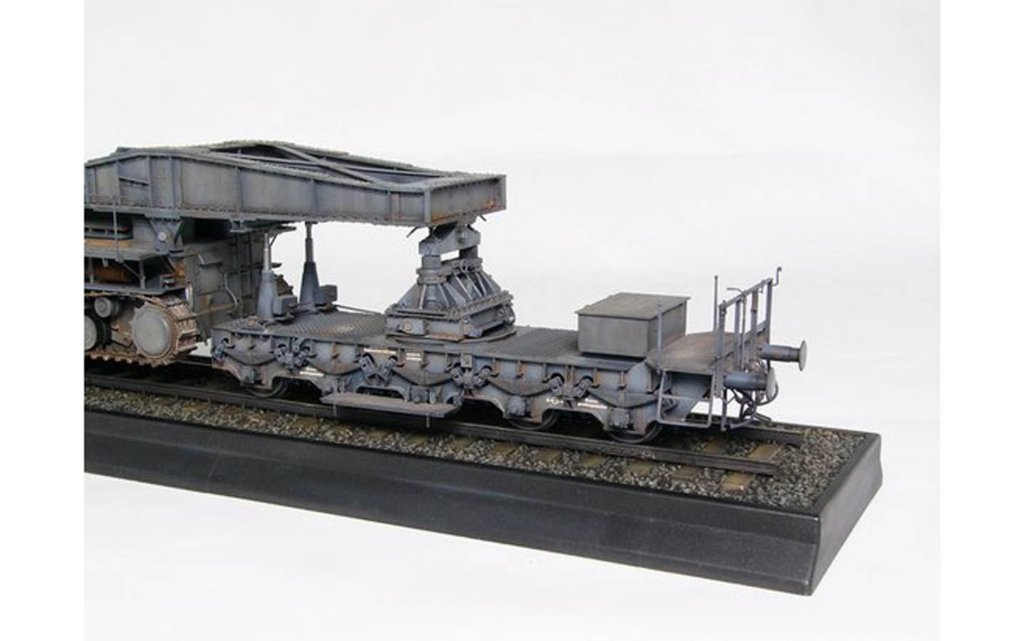 トランペッター 1/35 Railway Transport Carrier Mörser Karl Gerät 040/041 on Railway Transport Carrier