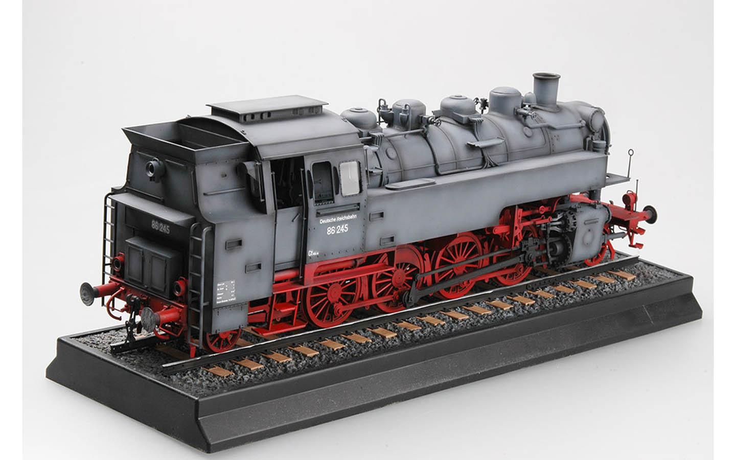 thumbnail image 2 of Trumpeter 1:35 BR86 Steam Locomotive Model Kit – 00217 New Unbuilt 2 of 4