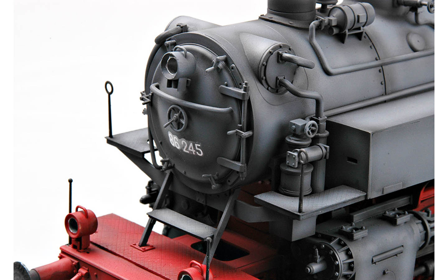 thumbnail interactive-video image 1 of Trumpeter 1:35 BR86 Steam Locomotive Model Kit – 00217 New Unbuilt 1 of 4