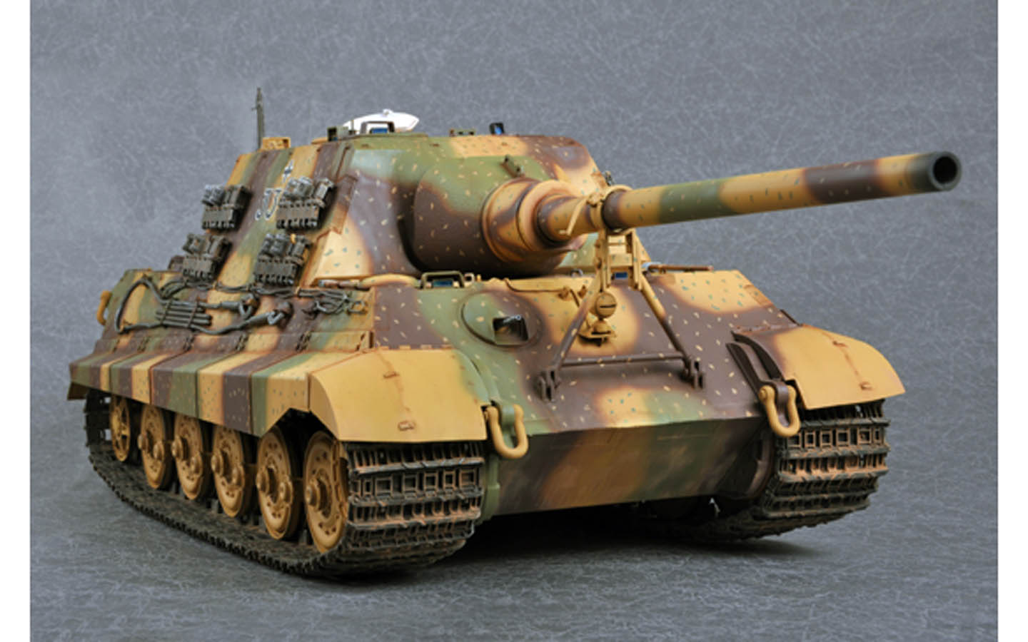 German Sd.Kfz. 186 Jagdtiger Tank - Trumpeter 00923 | kingshobby.com