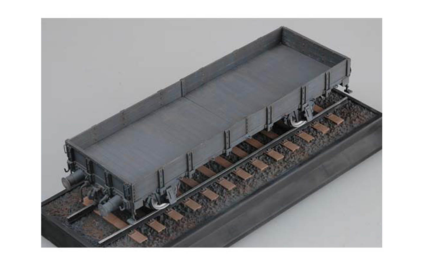 トランペッター 1/35 Railway Transport Carrier Amazon.com: Trumpeter 1/35 Morser Karl-Great 040-041 on Railway