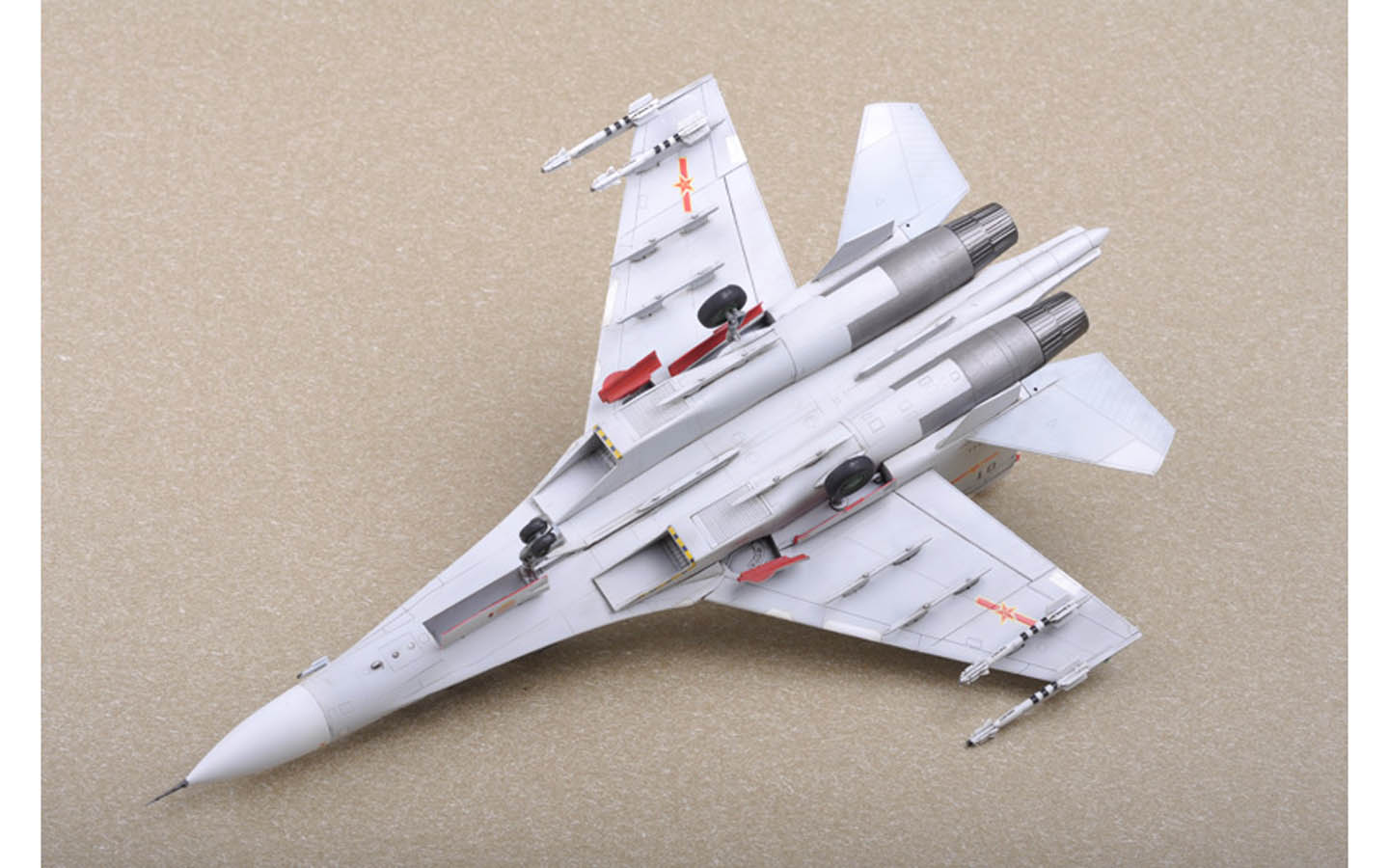 トランぺッター　1/32 Su-30 MKK フランカー G Amazon.com: Trumpeter Russian SU-30MKK Flanker G Model Kit