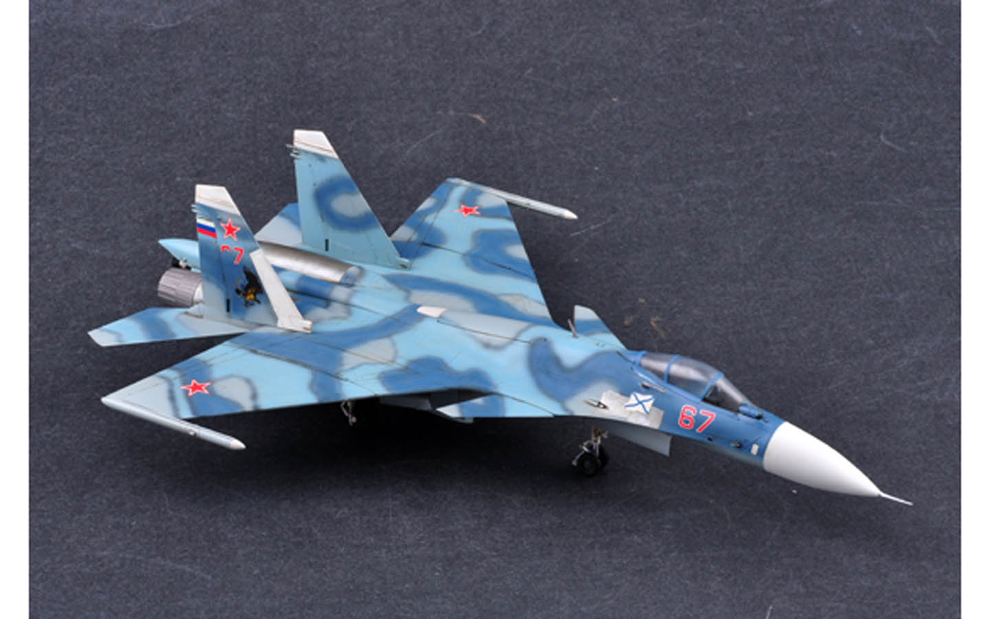 Russian Su-33 Flanker D - Trumpeter 01667 | kingshobby.com