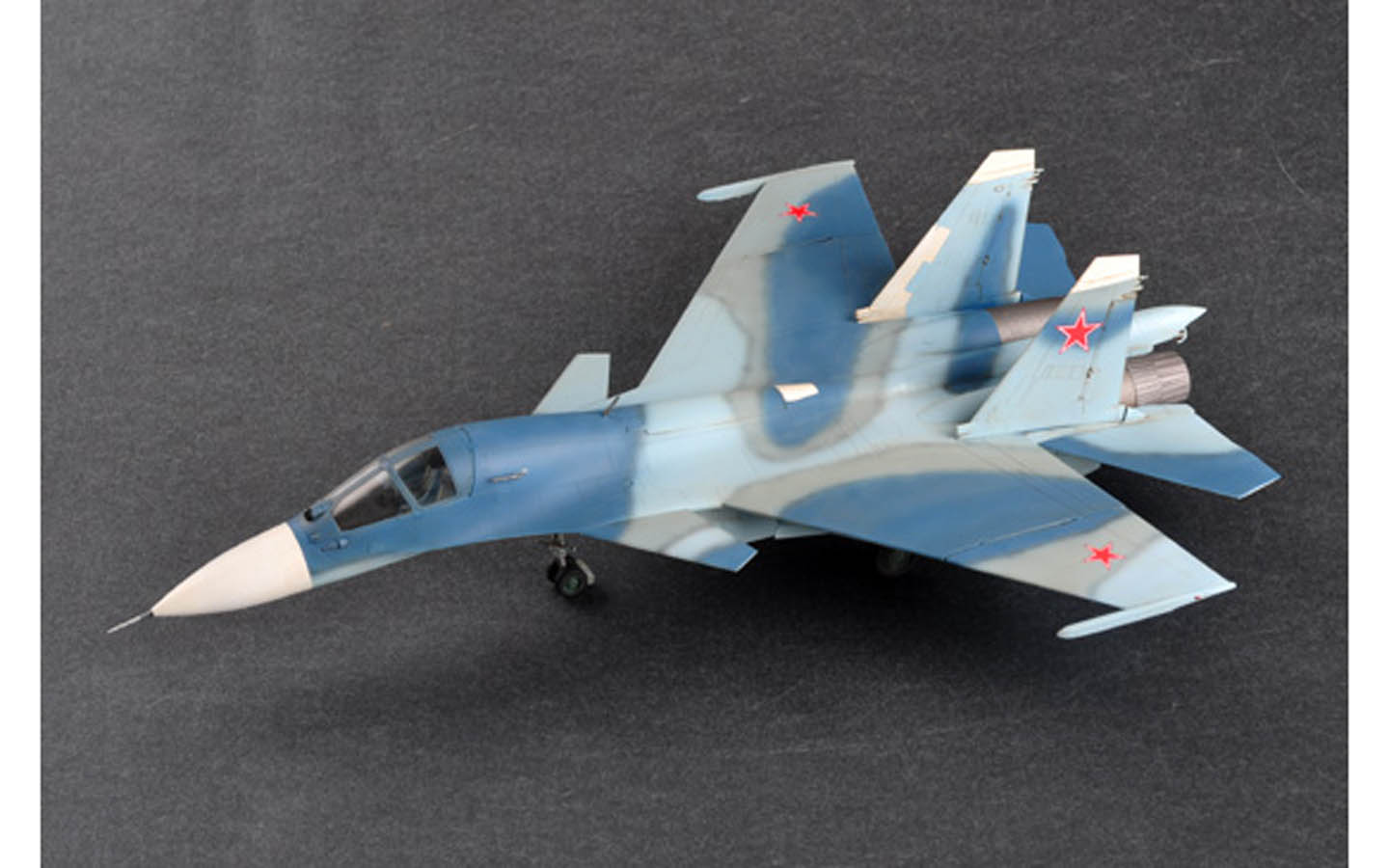 Russian Su-33UB Flanker D - Trumpeter 01669 | kingshobby.com