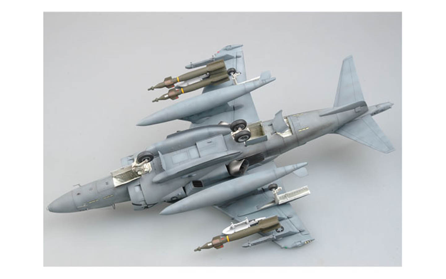 AV-8B Night Attack Harrier II - Trumpeter 02285 | kingshobby.com