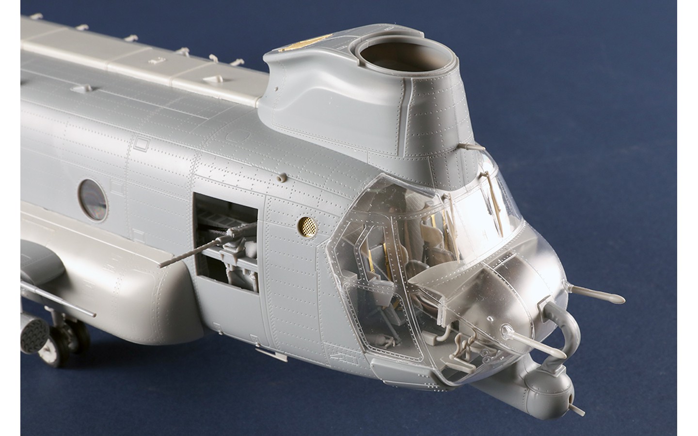 ACH-47A Armored Chinook - Trumpeter 05113 | kingshobby.com