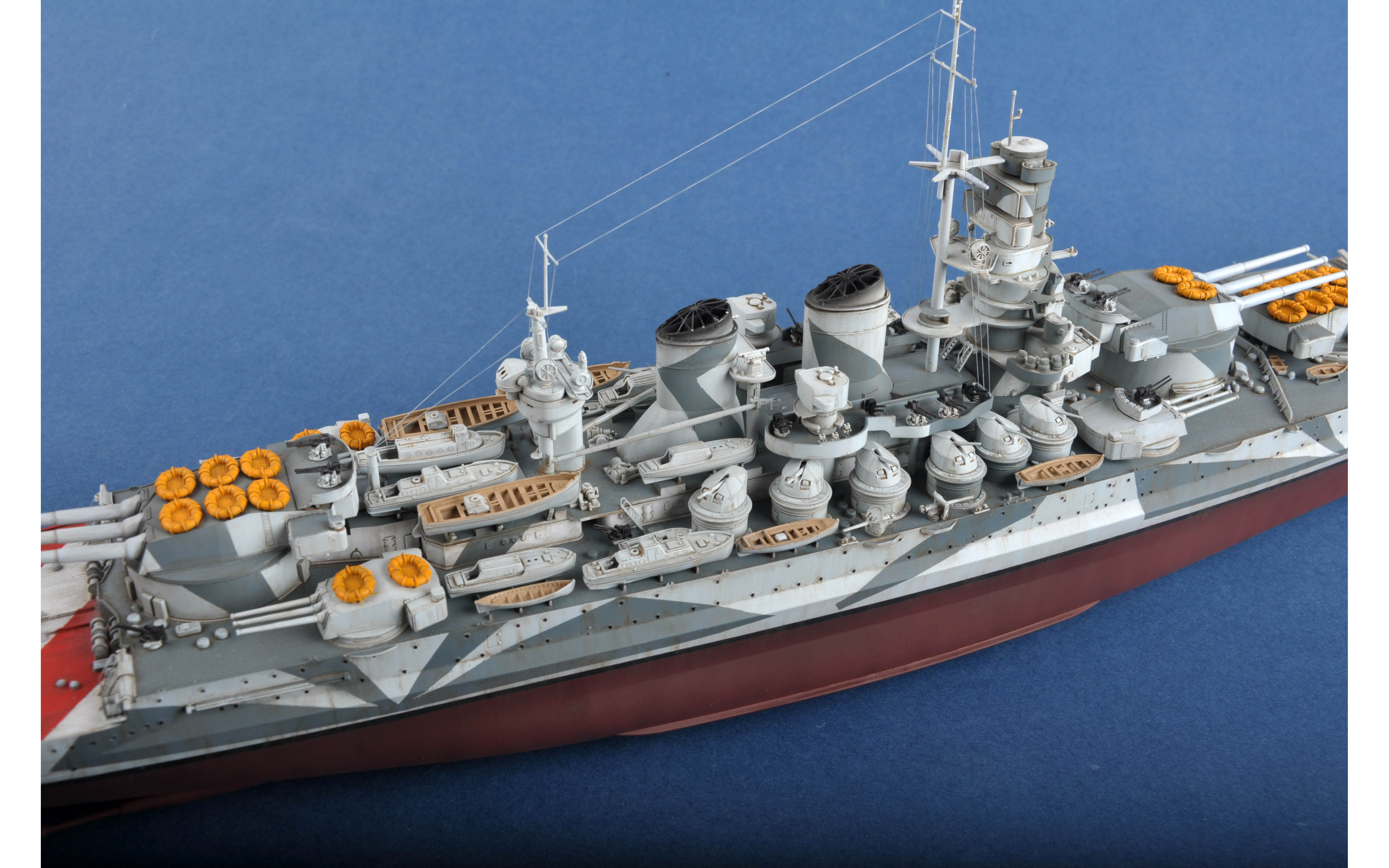 Italian Navy Battleship RN Vittorio Veneto 1940 - Trumpeter 05320