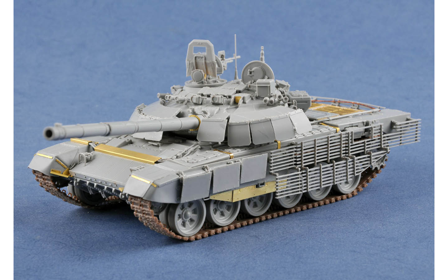 Russian T-72B2, Rogataka - Trumpeter 09507 | kingshobby.com