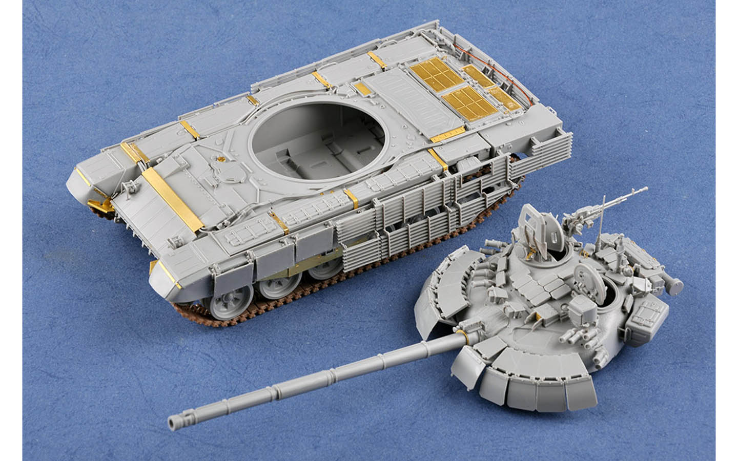 プラモデル　1/35 ロシア連邦軍 T-72B2主力戦車 [09507] Amazon | トランペッター 1/35 ロシア連邦軍 T-72B2主力戦車