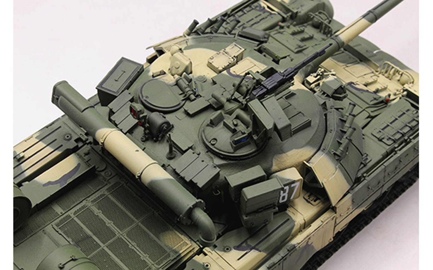 Russian T-80UD MBT - Trumpeter 09527 | kingshobby.com
