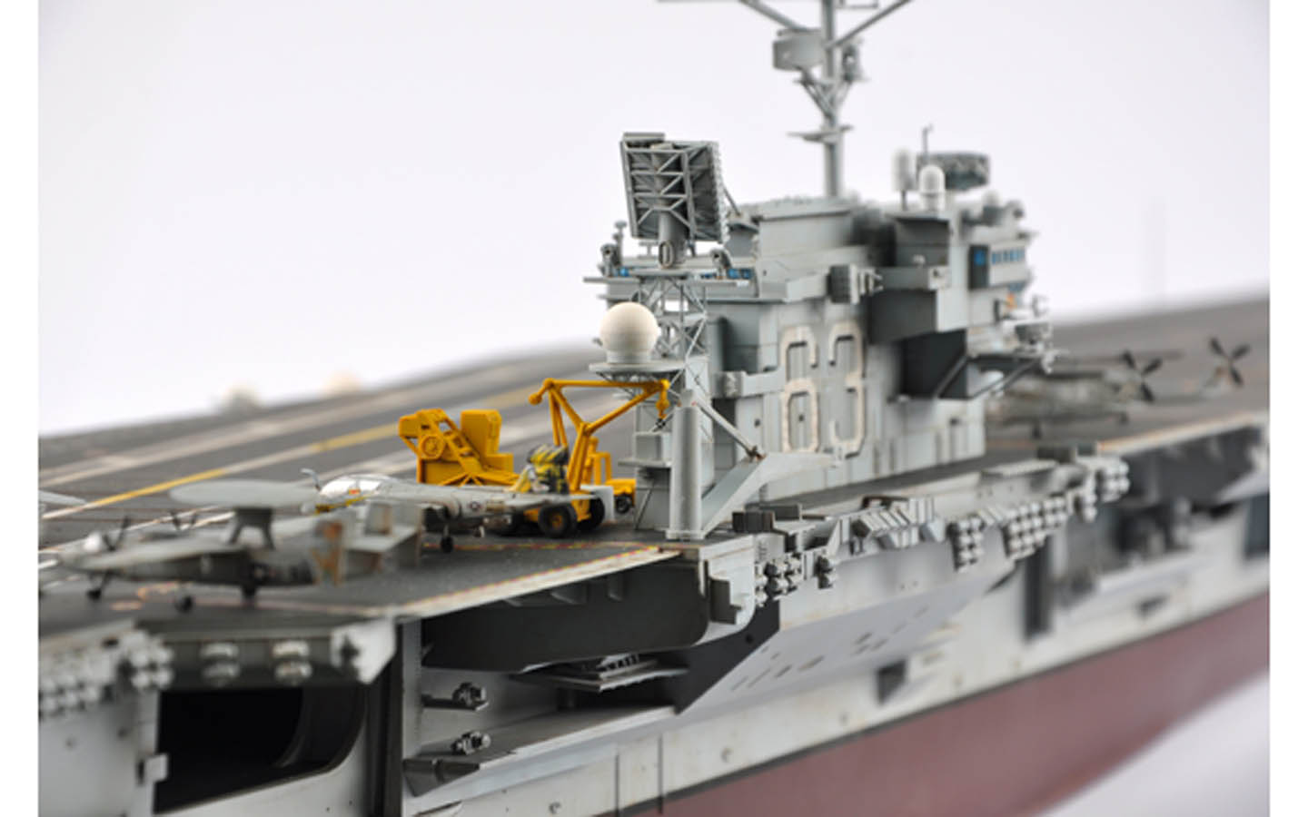 けいおん! USS Kitty Hawk (CV-63) 1/700 U.S.S. Kitty Hawk CV-63 - 1/700