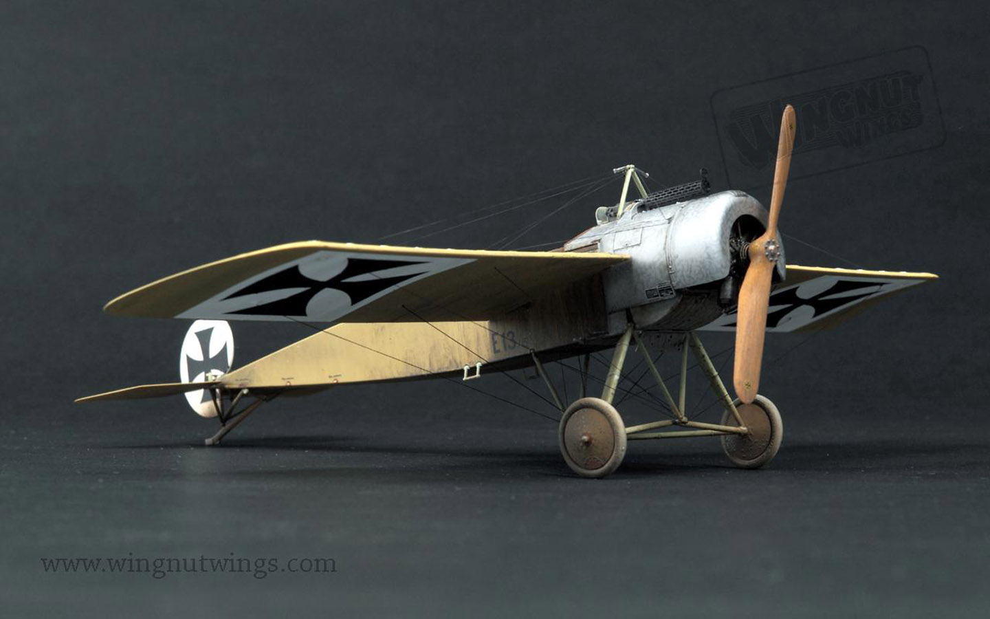 ウィングナットウィングス 1/32 フォッカー E.III Late Wingnut Wings 1/32 Fokker E.III (late), by Tom Cleaver